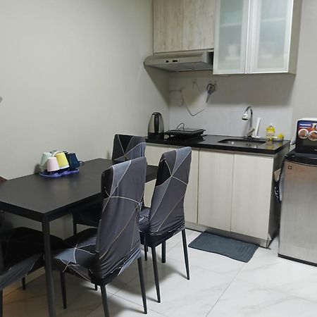 Monarch Parksuites - Balmoral Place Paranaque City Esterno foto