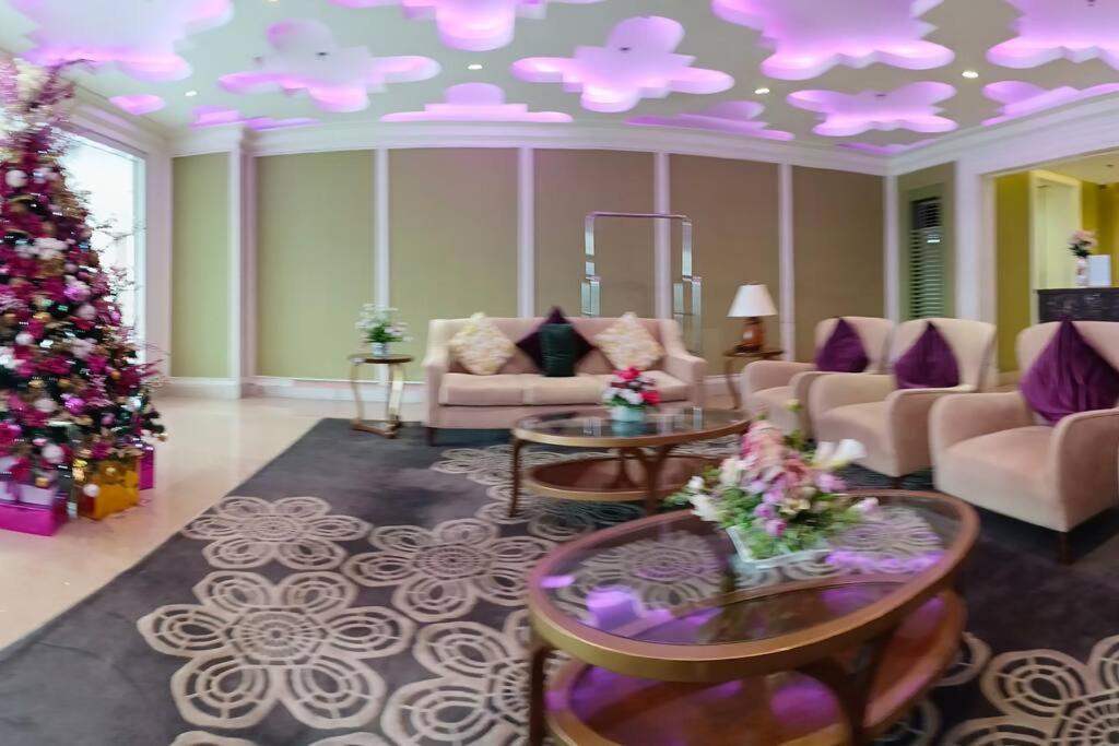 Monarch Parksuites - Balmoral Place Paranaque City Esterno foto