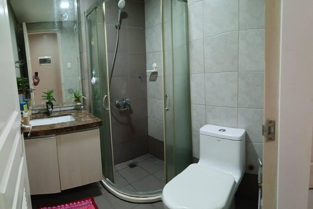 Monarch Parksuites - Balmoral Place Paranaque City Esterno foto