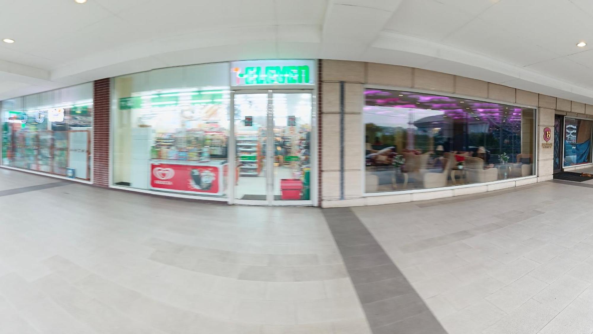 Monarch Parksuites - Balmoral Place Paranaque City Esterno foto