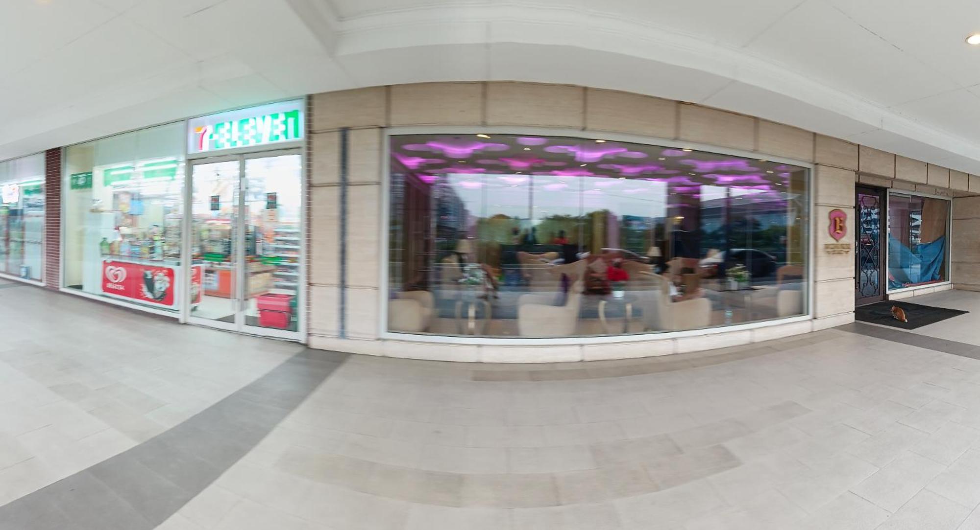 Monarch Parksuites - Balmoral Place Paranaque City Esterno foto