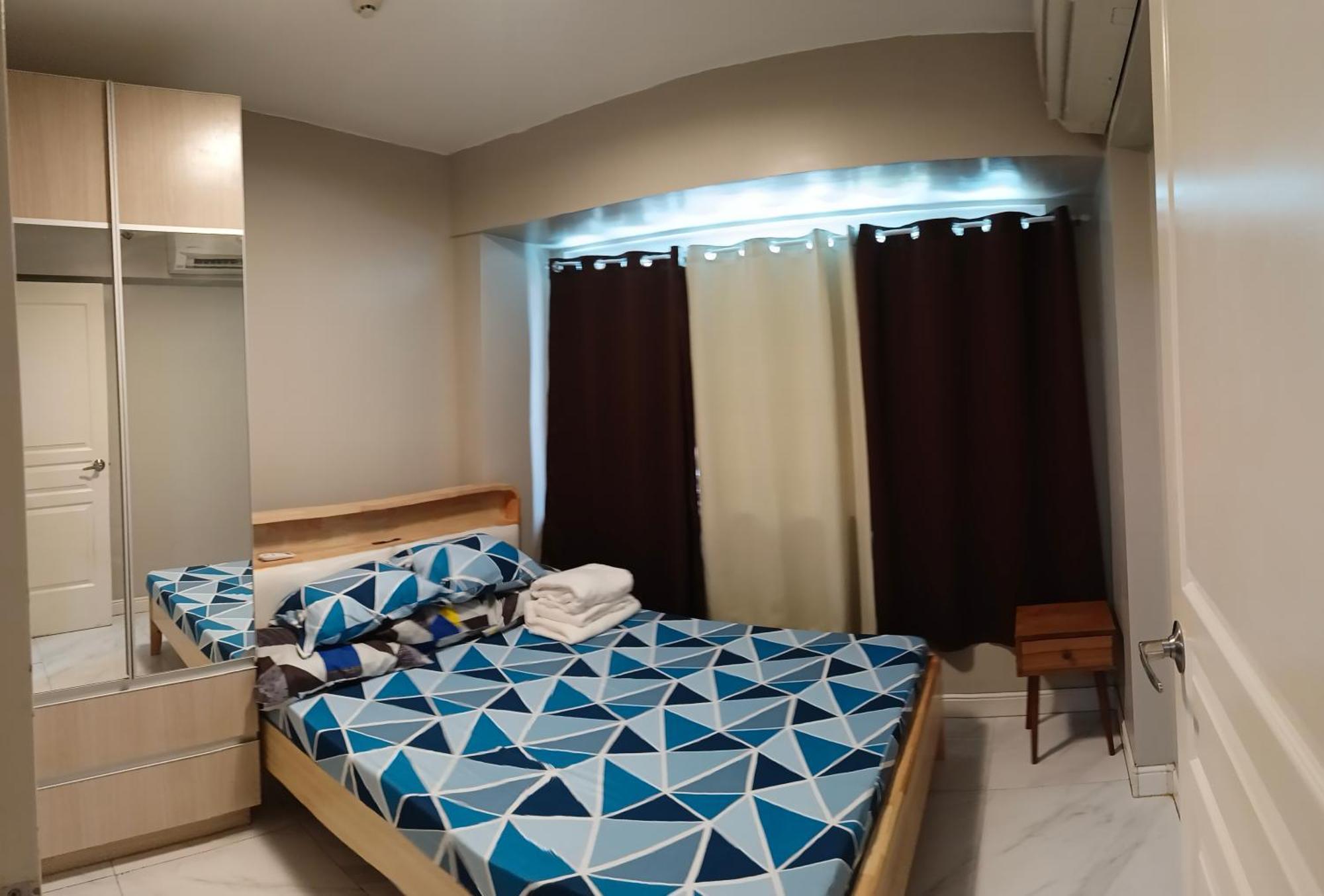 Monarch Parksuites - Balmoral Place Paranaque City Esterno foto