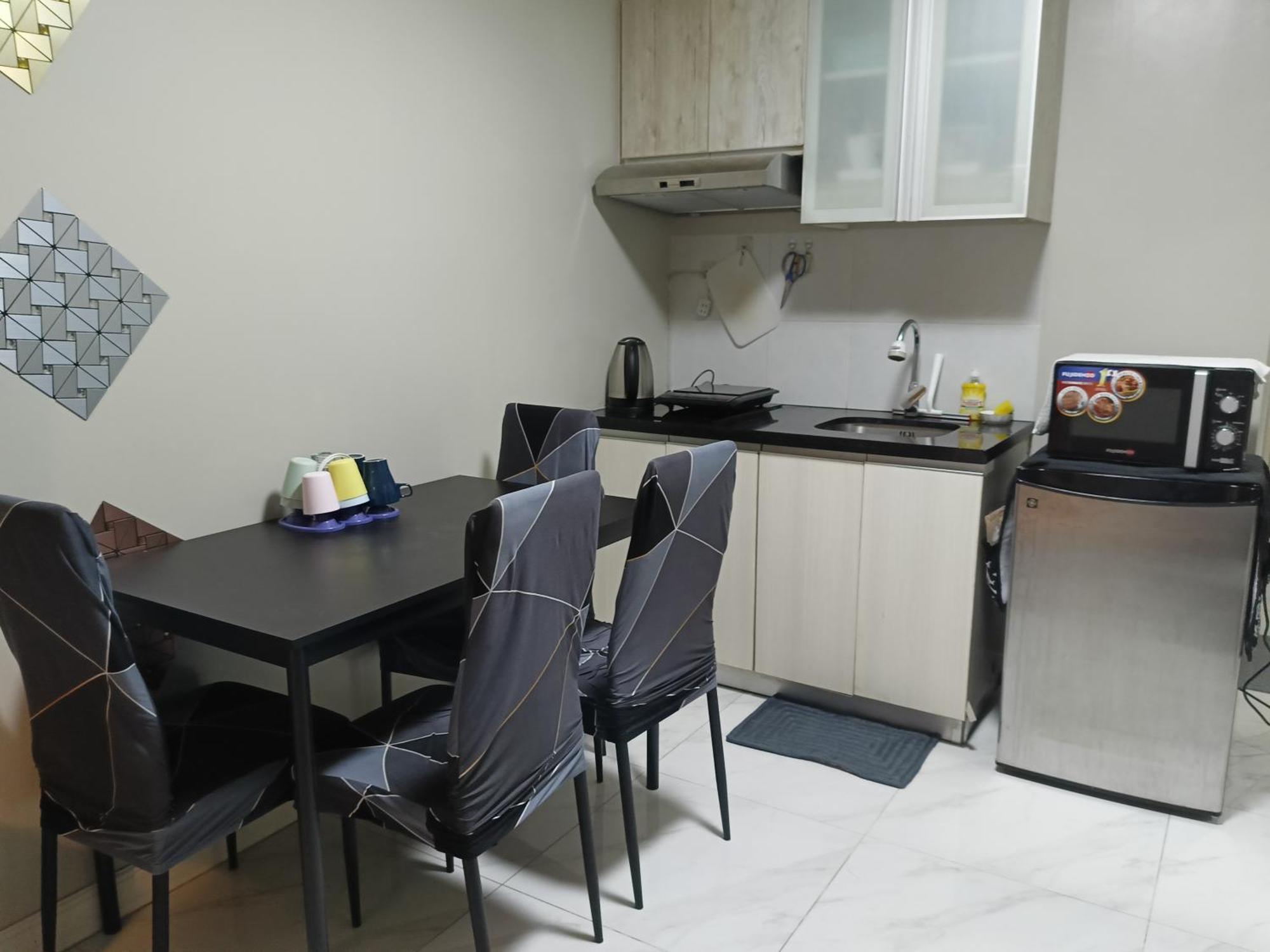 Monarch Parksuites - Balmoral Place Paranaque City Esterno foto