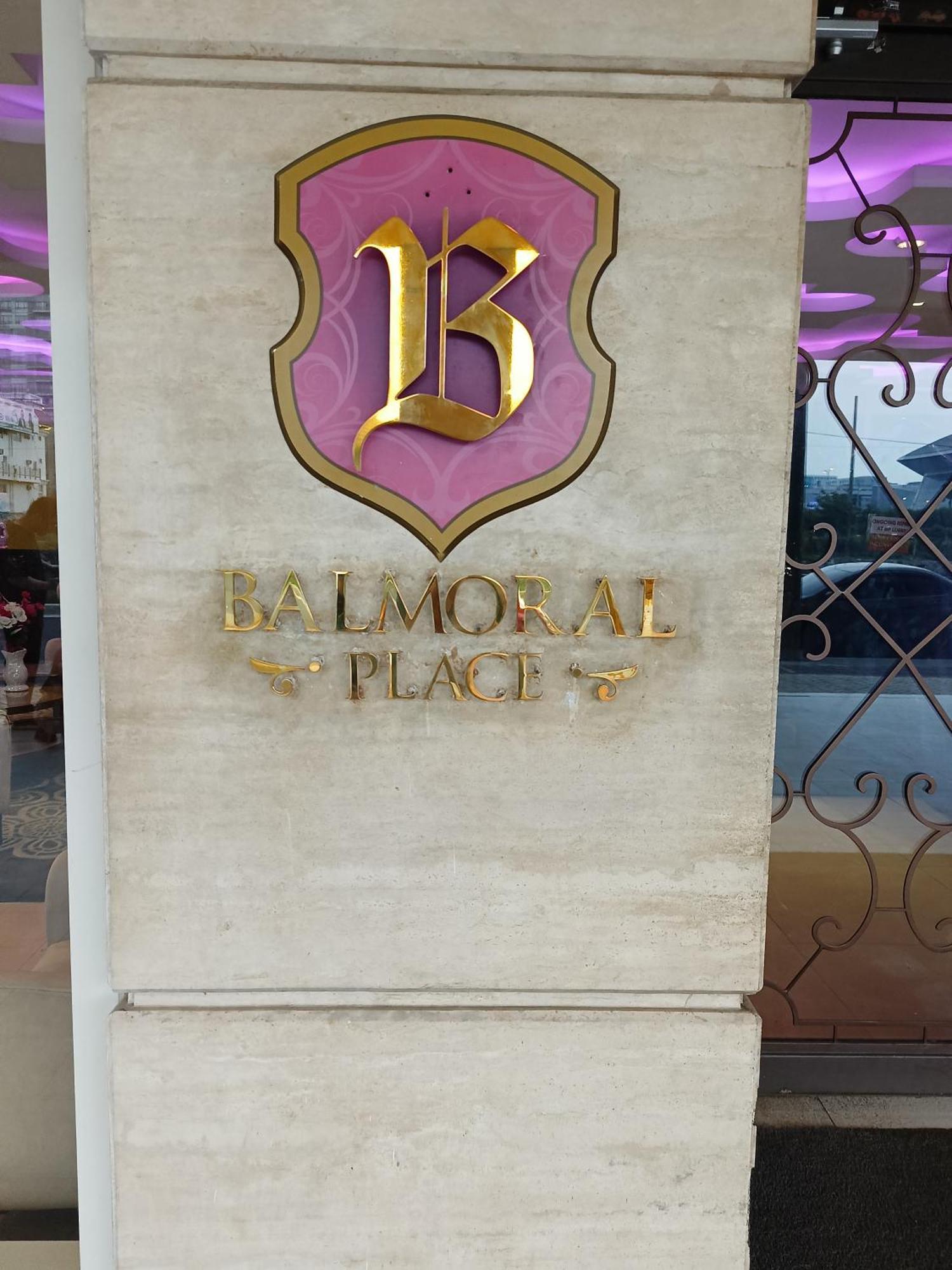 Monarch Parksuites - Balmoral Place Paranaque City Esterno foto